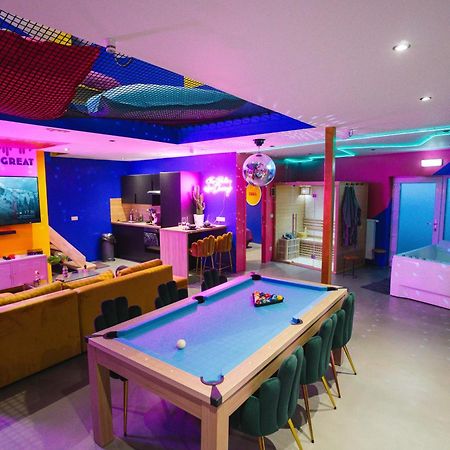 Capsule Boogie-Woogie - Jacuzzi - Sauna - Billard - Jeux - Ecran Geant - Filet Suspendu - Netflix La Louviere Ngoại thất bức ảnh