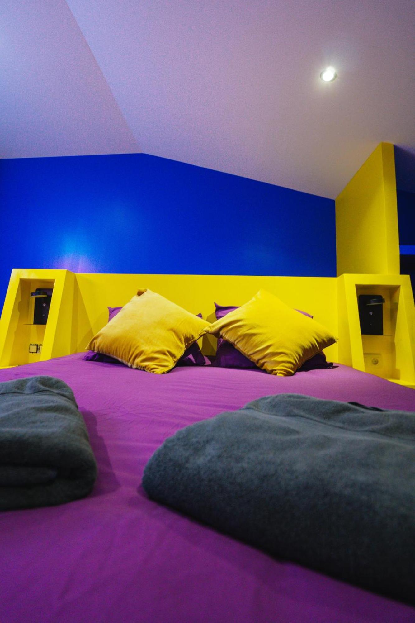 Capsule Boogie-Woogie - Jacuzzi - Sauna - Billard - Jeux - Ecran Geant - Filet Suspendu - Netflix La Louviere Ngoại thất bức ảnh