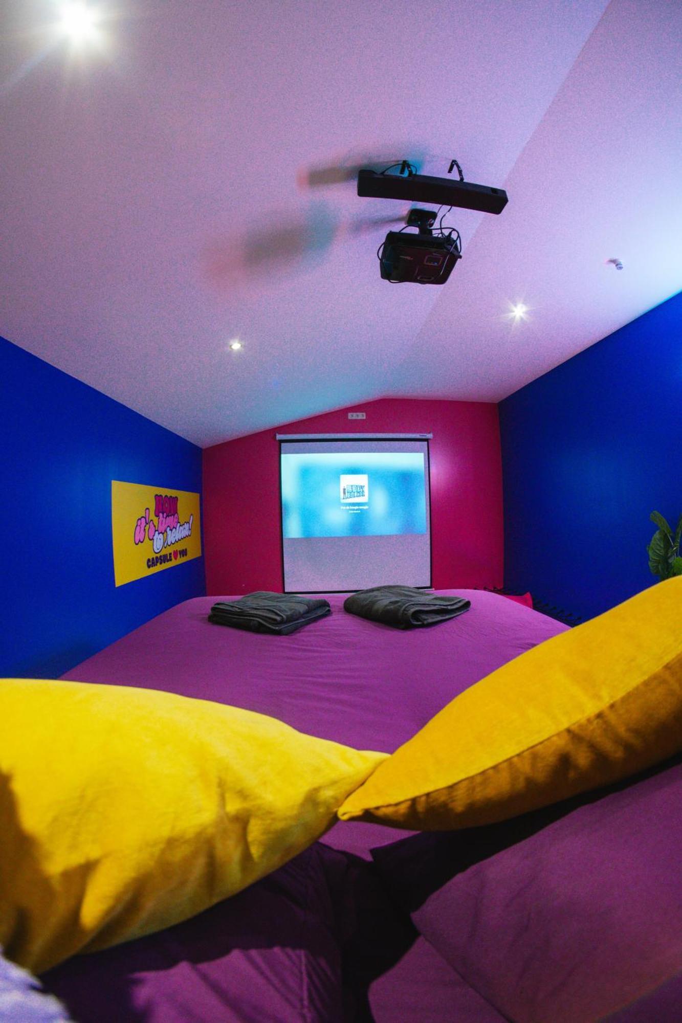 Capsule Boogie-Woogie - Jacuzzi - Sauna - Billard - Jeux - Ecran Geant - Filet Suspendu - Netflix La Louviere Ngoại thất bức ảnh