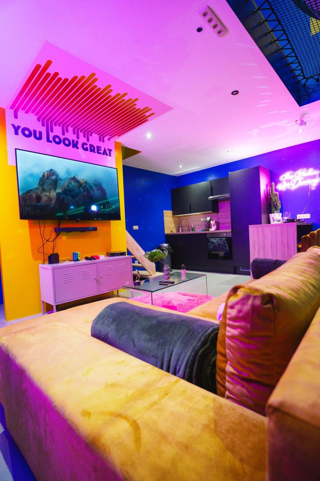 Capsule Boogie-Woogie - Jacuzzi - Sauna - Billard - Jeux - Ecran Geant - Filet Suspendu - Netflix La Louviere Ngoại thất bức ảnh