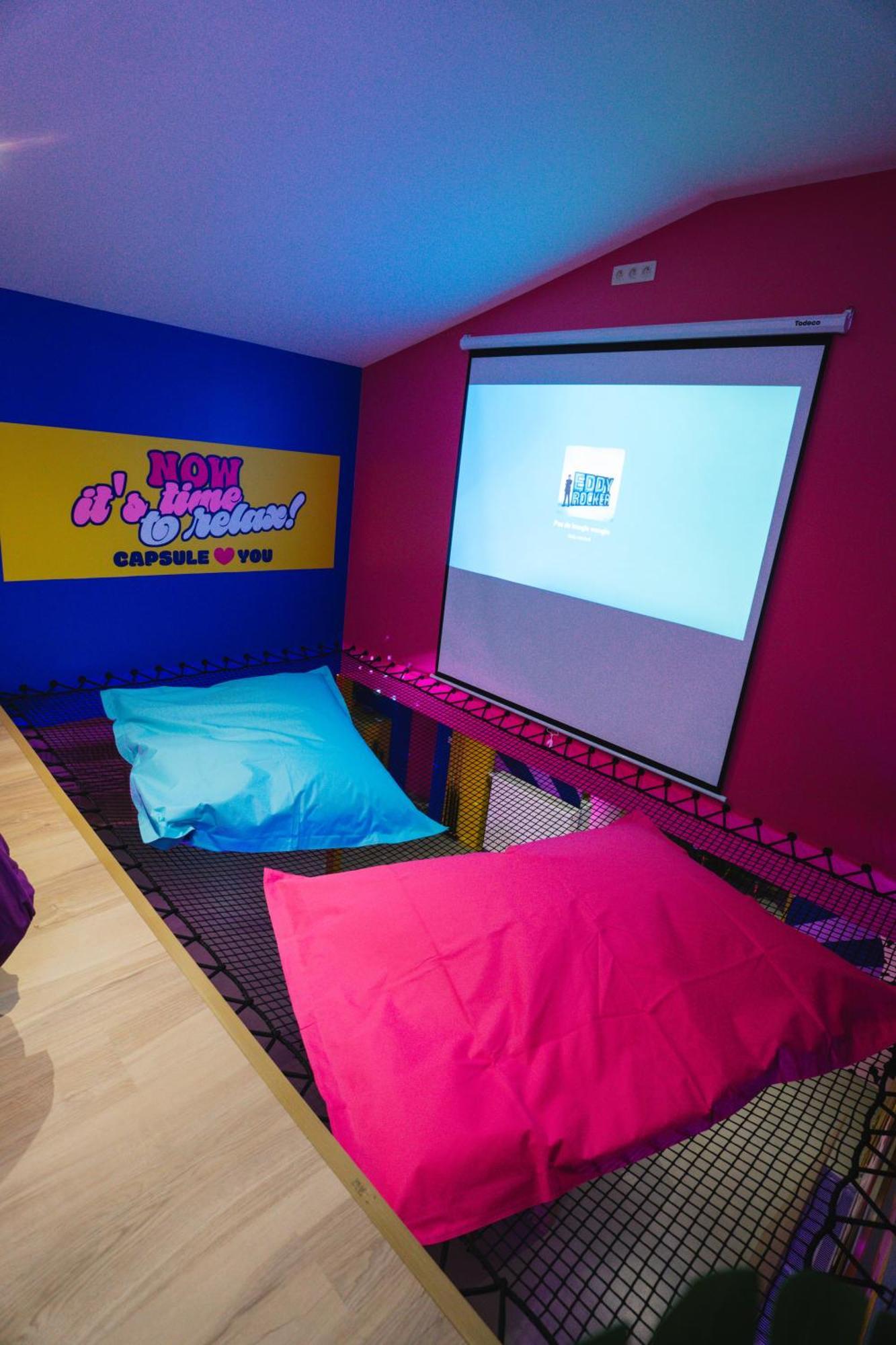 Capsule Boogie-Woogie - Jacuzzi - Sauna - Billard - Jeux - Ecran Geant - Filet Suspendu - Netflix La Louviere Ngoại thất bức ảnh