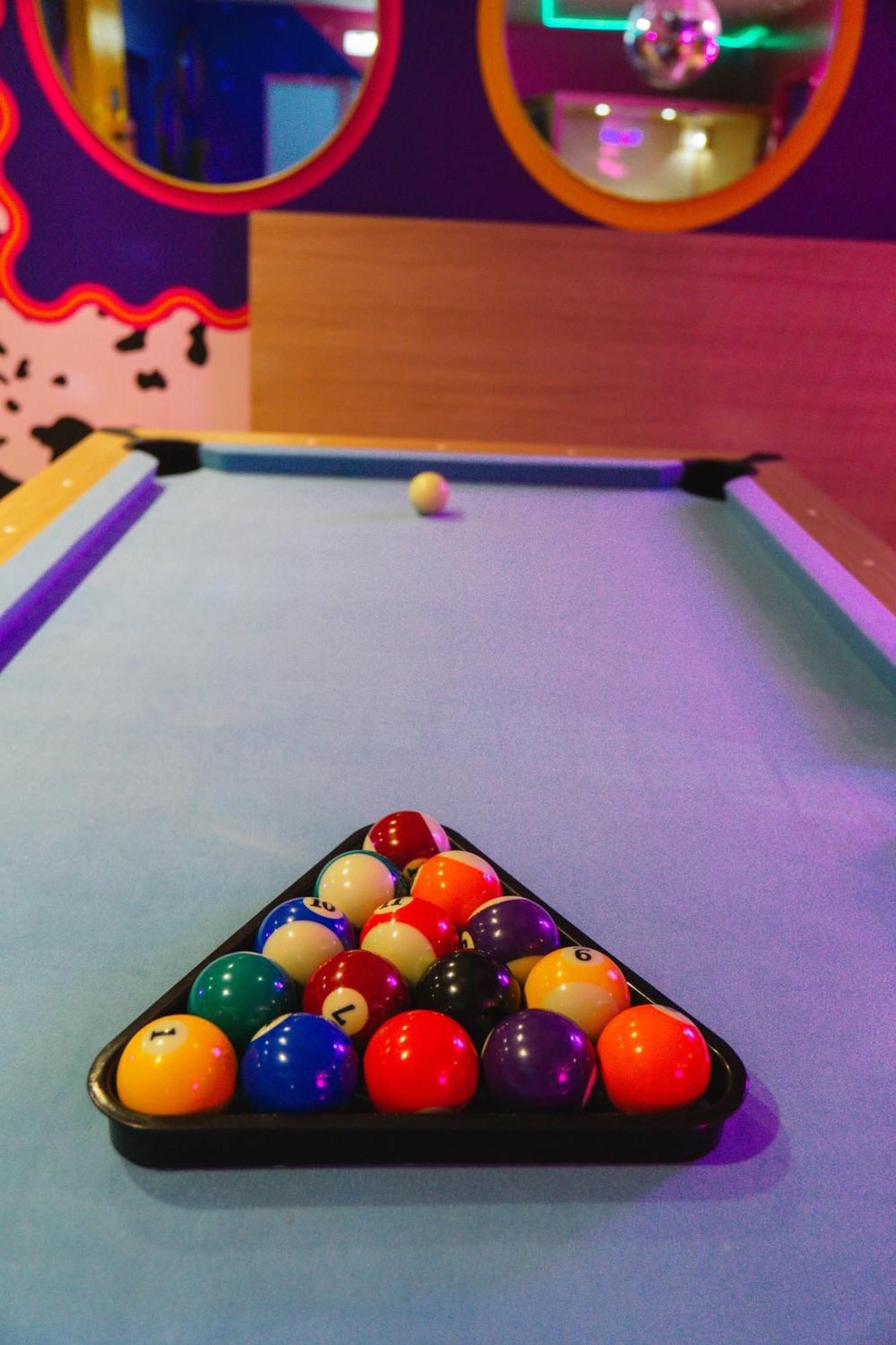 Capsule Boogie-Woogie - Jacuzzi - Sauna - Billard - Jeux - Ecran Geant - Filet Suspendu - Netflix La Louviere Ngoại thất bức ảnh