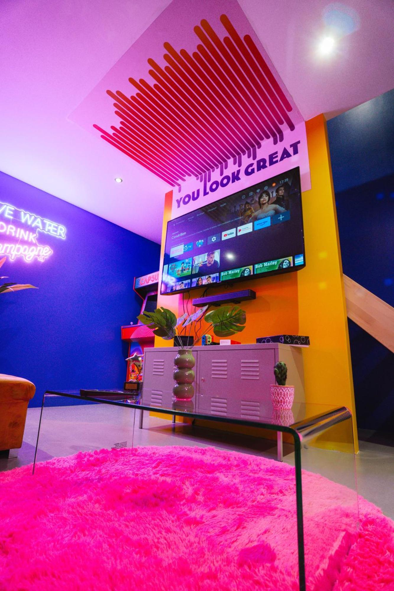Capsule Boogie-Woogie - Jacuzzi - Sauna - Billard - Jeux - Ecran Geant - Filet Suspendu - Netflix La Louviere Ngoại thất bức ảnh